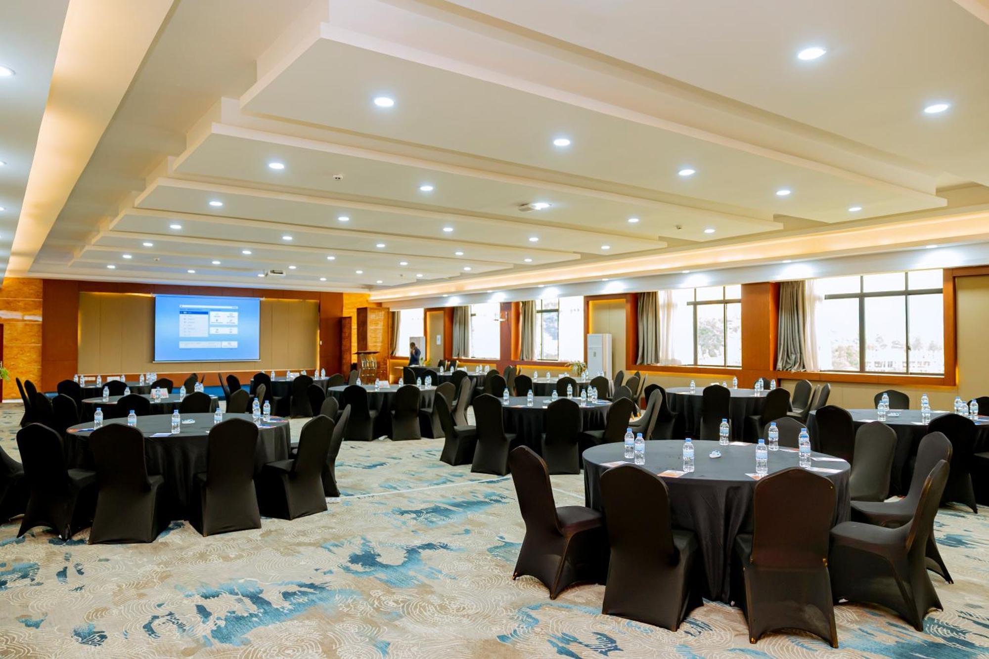 M hotel Kigali Exteriér fotografie